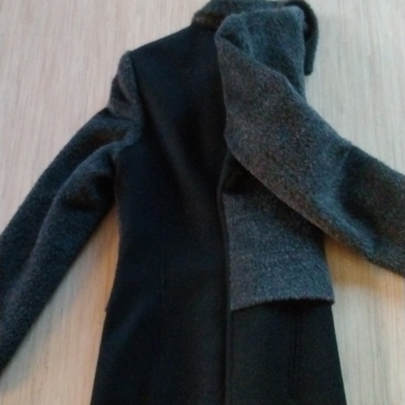 Pre - Owned Trina Turk Wool Alpaca/Lambswool Zipper Black Coat Size 8 - Picture 4 of 6